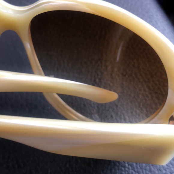 💎🕶💎 GUCCI 💎🕶💎 Bedazzled Logo Edt. 💎🕶💎 - Picture 6 of 8